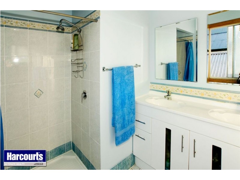 42 Henderson Road, Deagon QLD 4017