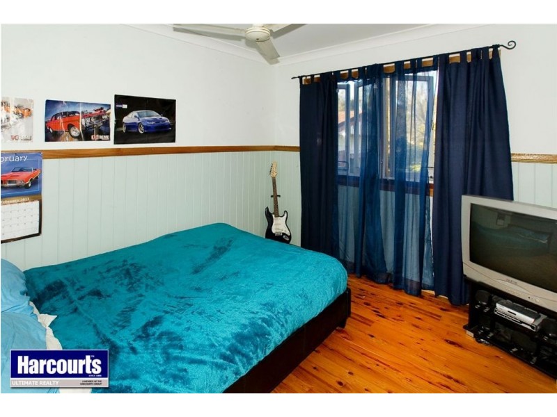 42 Henderson Road, Deagon QLD 4017