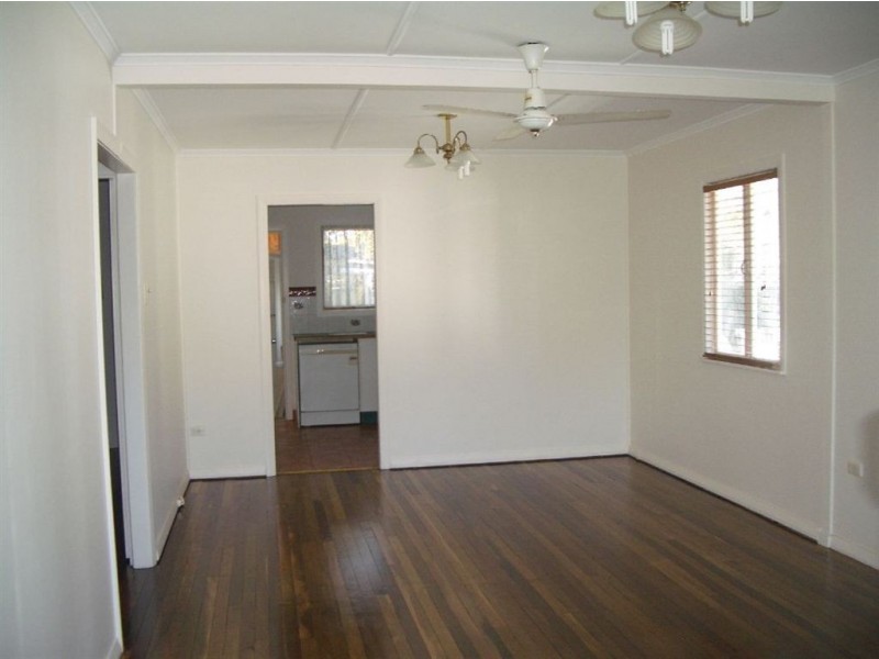 12 Hawthorne Street, Woody Point QLD 4019