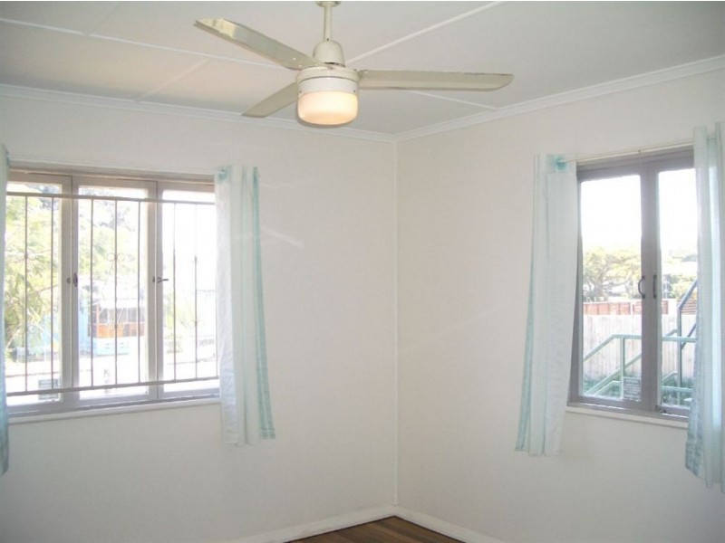 12 Hawthorne Street, Woody Point QLD 4019