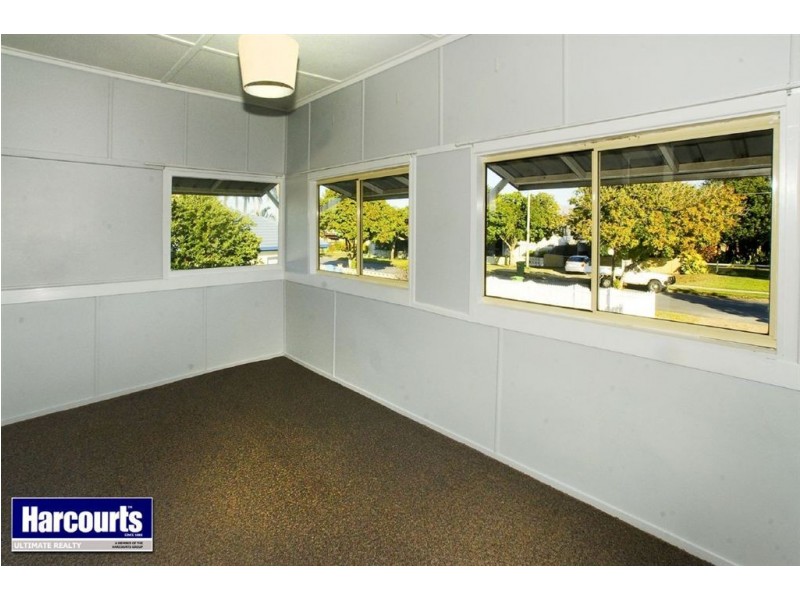 4 McLennan Street, Woody Point QLD 4019