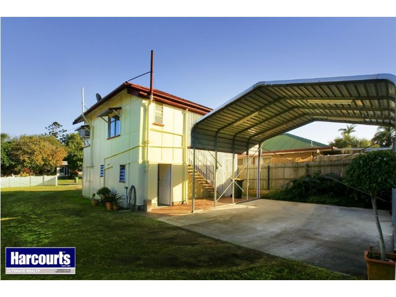 4 McLennan Street, Woody Point QLD 4019