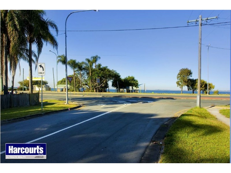 4 McLennan Street, Woody Point QLD 4019