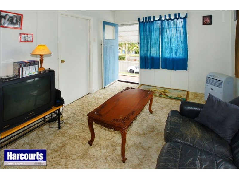 15 Griffith Road, Scarborough QLD 4020