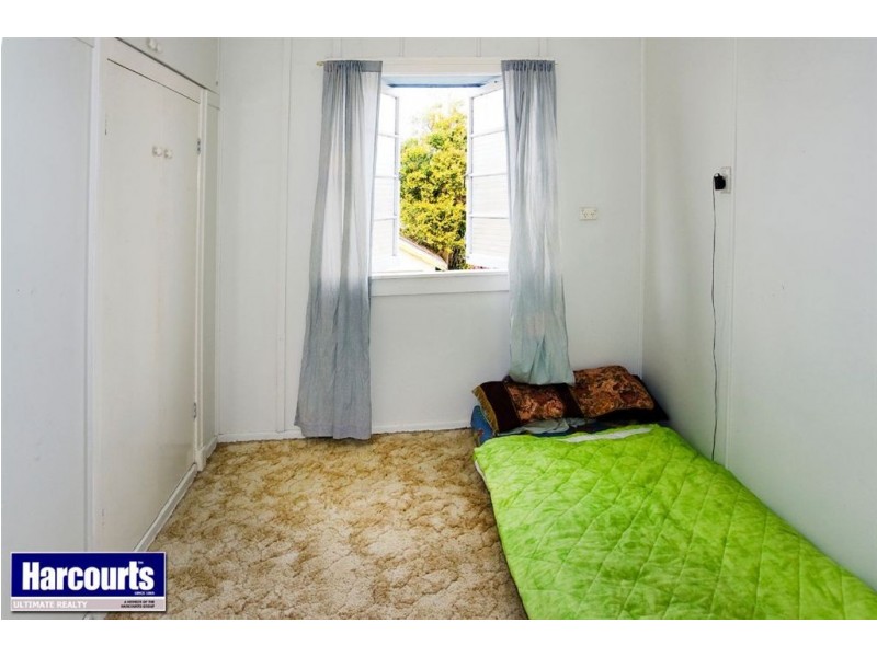 15 Griffith Road, Scarborough QLD 4020