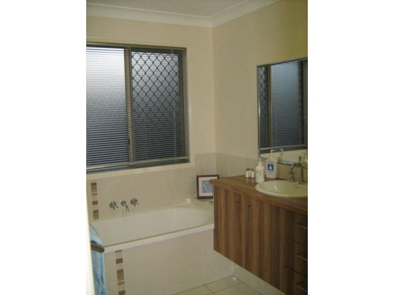 48 Maryborough Terrace, Scarborough QLD 4020