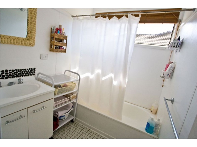 23 McLennan Street, Woody Point QLD 4019