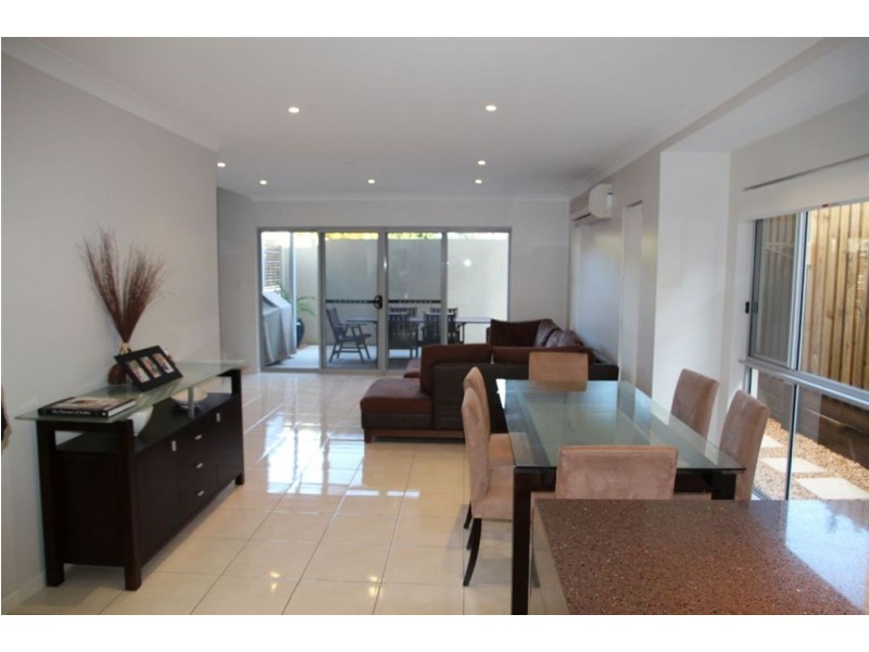 1/32 Bunton Street, Scarborough QLD 4020