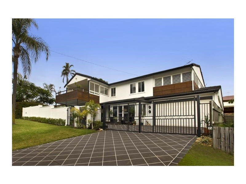 35 Palmtree Avenue, Scarborough QLD 4020