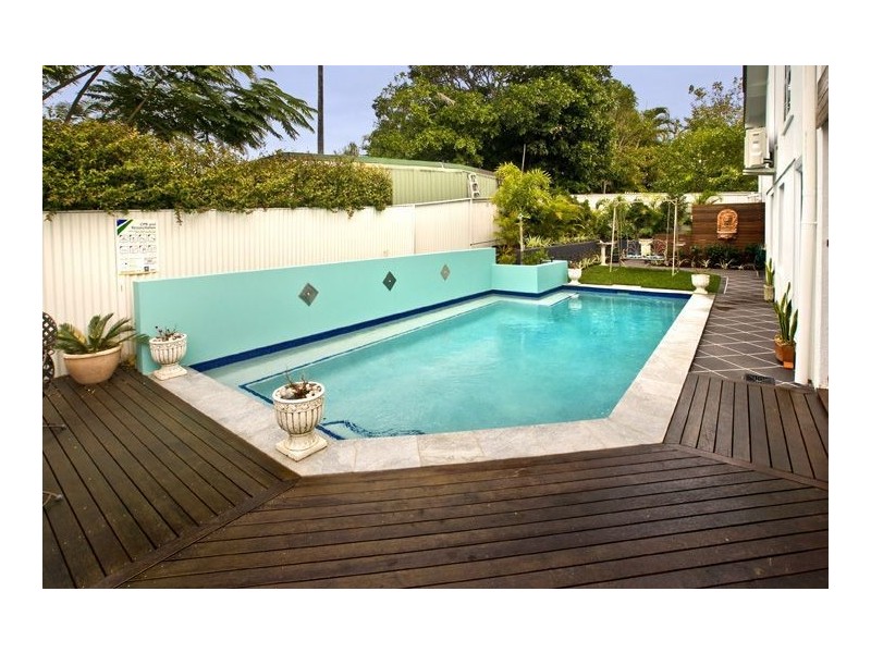 35 Palmtree Avenue, Scarborough QLD 4020