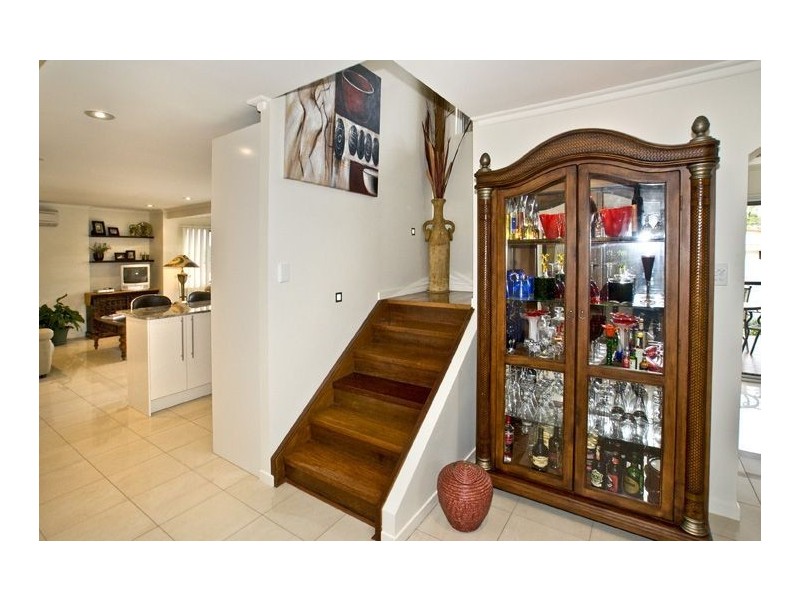 35 Palmtree Avenue, Scarborough QLD 4020