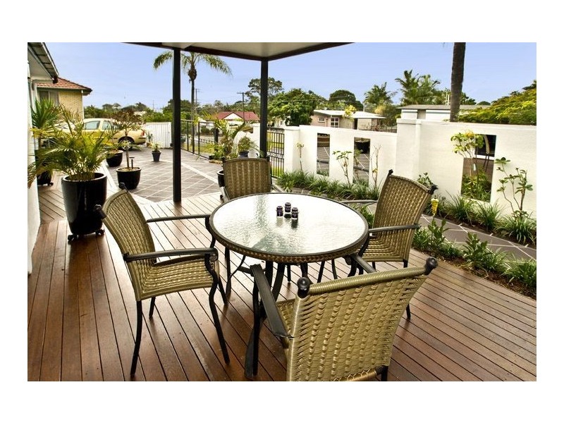 35 Palmtree Avenue, Scarborough QLD 4020