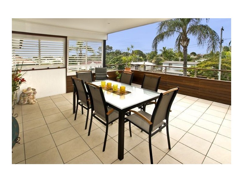 35 Palmtree Avenue, Scarborough QLD 4020