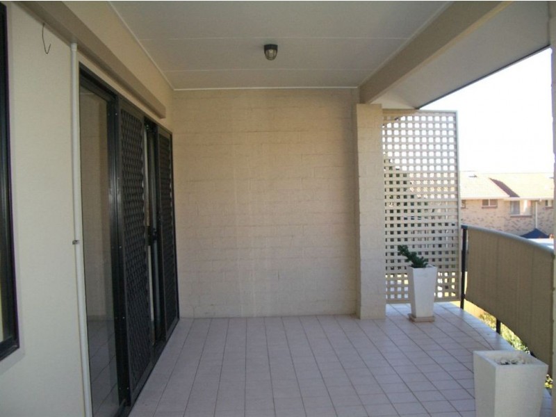 4/19 Downs Street, Redcliffe QLD 4020