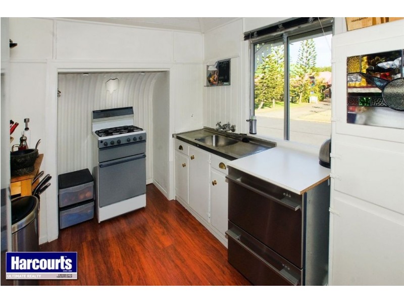 173 Rainbow St, Sandgate QLD 4017