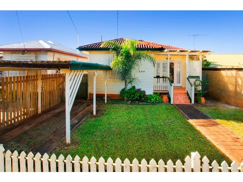 594 Oxley Avenue, Scarborough QLD 4020