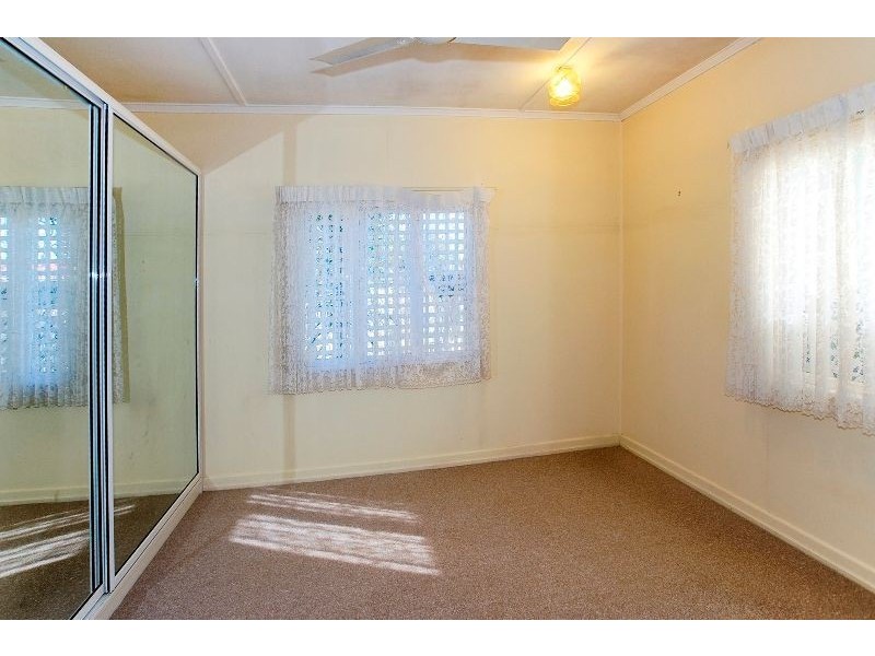594 Oxley Avenue, Scarborough QLD 4020