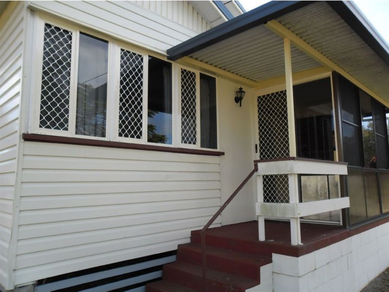 4 Frawley Street, Scarborough QLD 4020