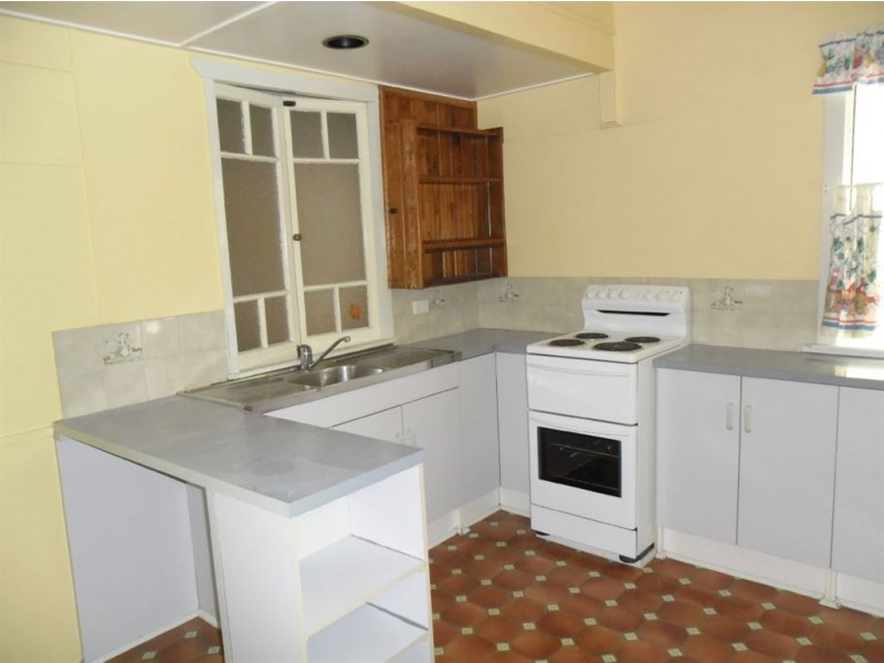 4 Frawley Street, Scarborough QLD 4020