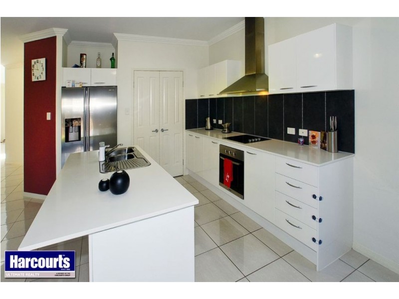 9 Garnet Street, Scarborough QLD 4020