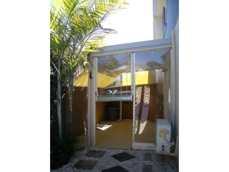 1/20 King Street, Woody Point QLD 4019