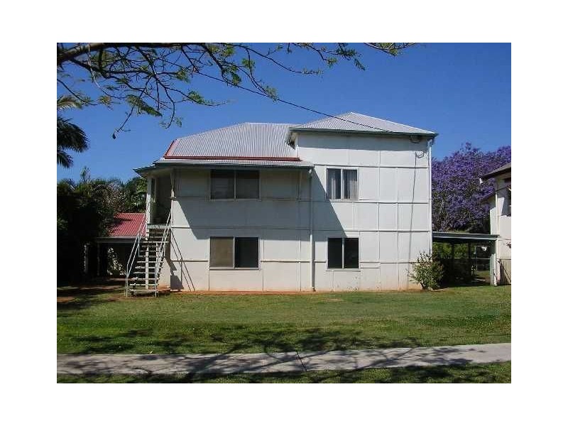 2/3 Eversleigh road, Scarborough QLD 4020