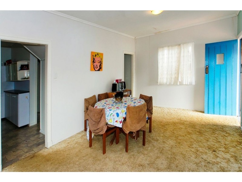 15 Griffith Road, Scarborough QLD 4020