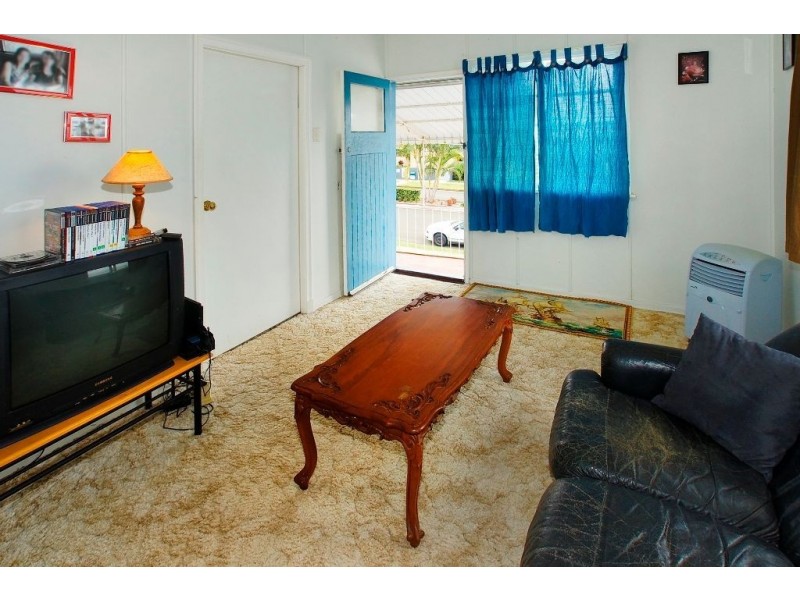 15 Griffith Road, Scarborough QLD 4020