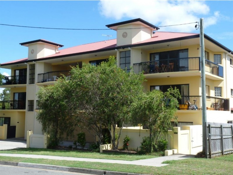3/2 Henry Street, Redcliffe QLD 4020