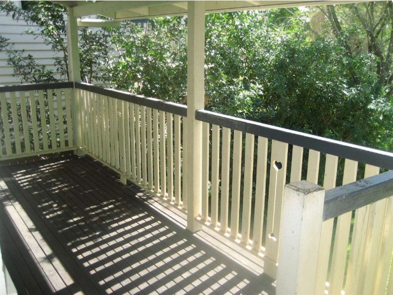 8 Adams Street, Scarborough QLD 4020