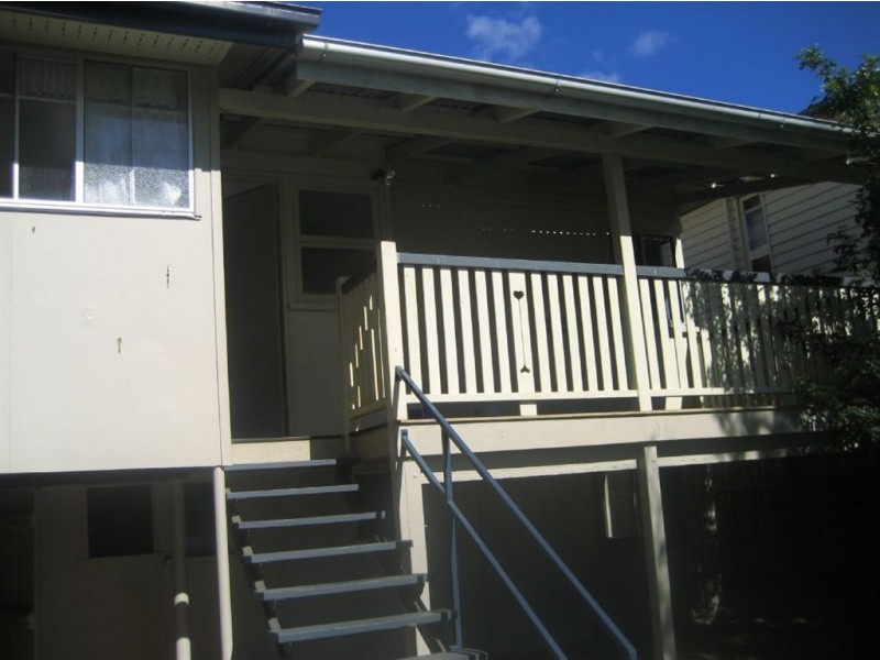8 Adams Street, Scarborough QLD 4020