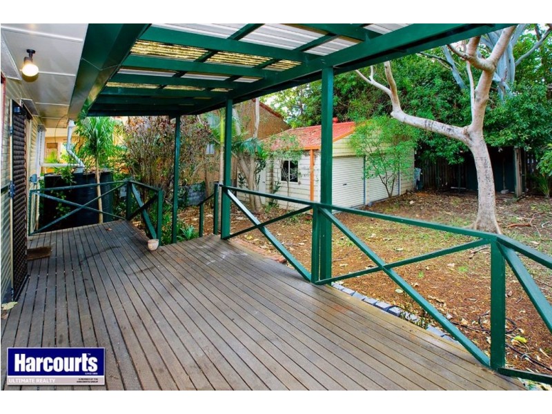 4 Landsborough Avenue, Scarborough QLD 4020