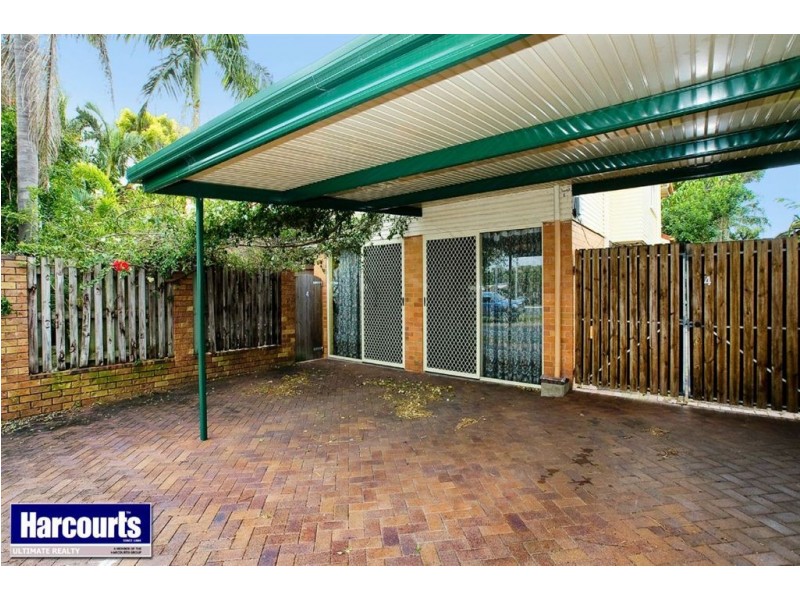 4 Landsborough Avenue, Scarborough QLD 4020