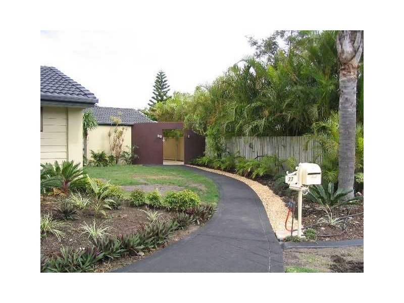 33 Resolute Court, Newport QLD 4020