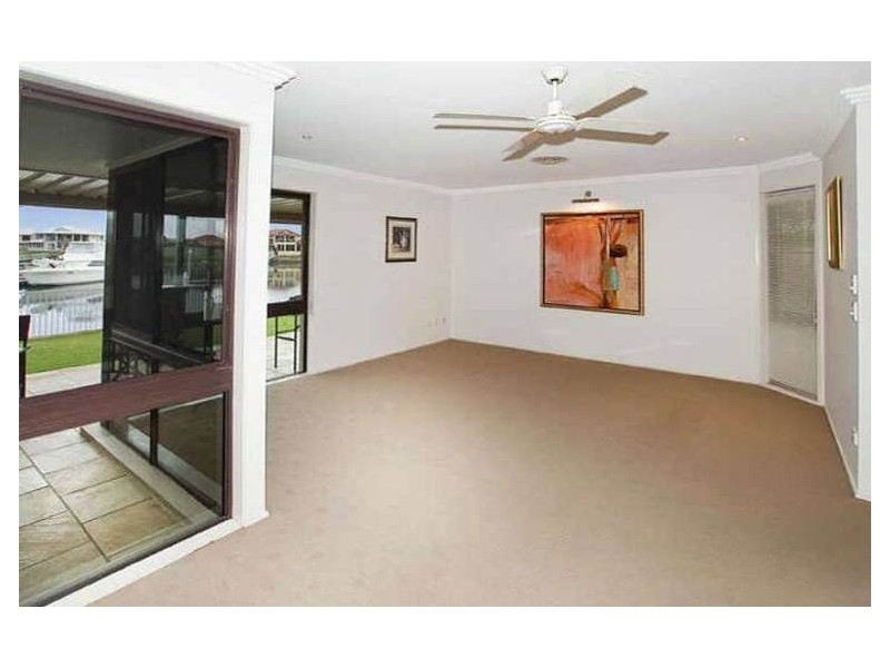 33 Resolute Court, Newport QLD 4020
