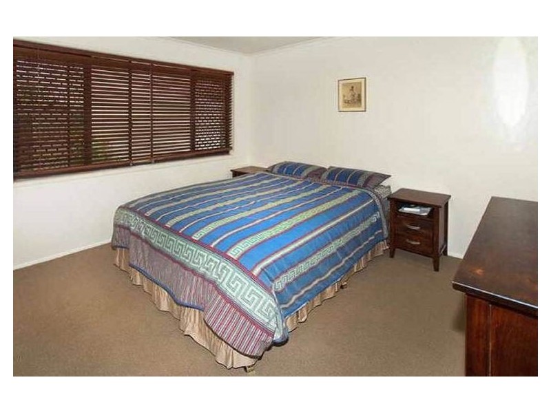33 Resolute Court, Newport QLD 4020