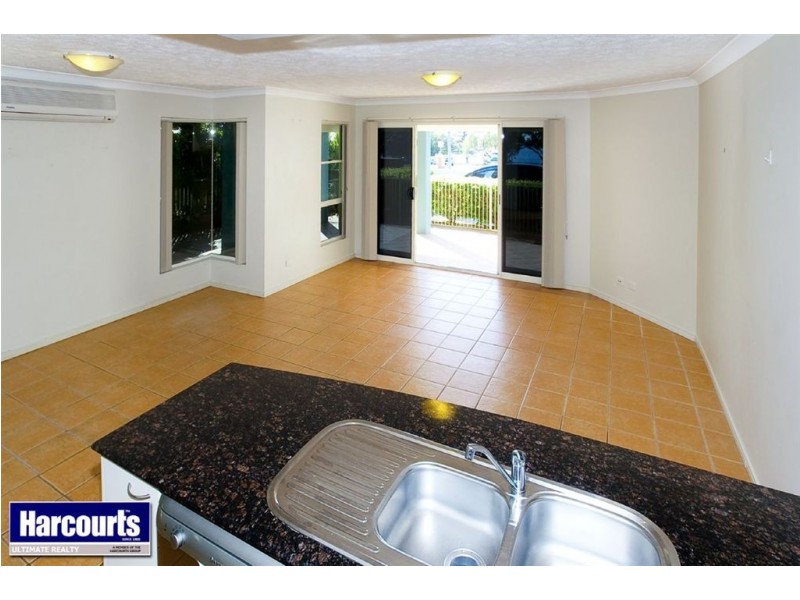 1/55 Landsborough Avenue, Scarborough QLD 4020