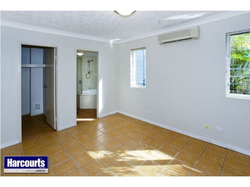 1/55 Landsborough Avenue, Scarborough QLD 4020