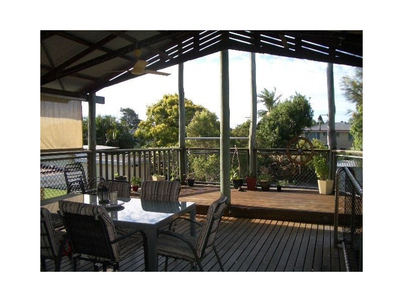 22 Campbell Street, Scarborough QLD 4020