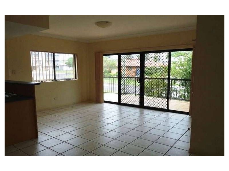 3/2 Henry Street, Redcliffe QLD 4020