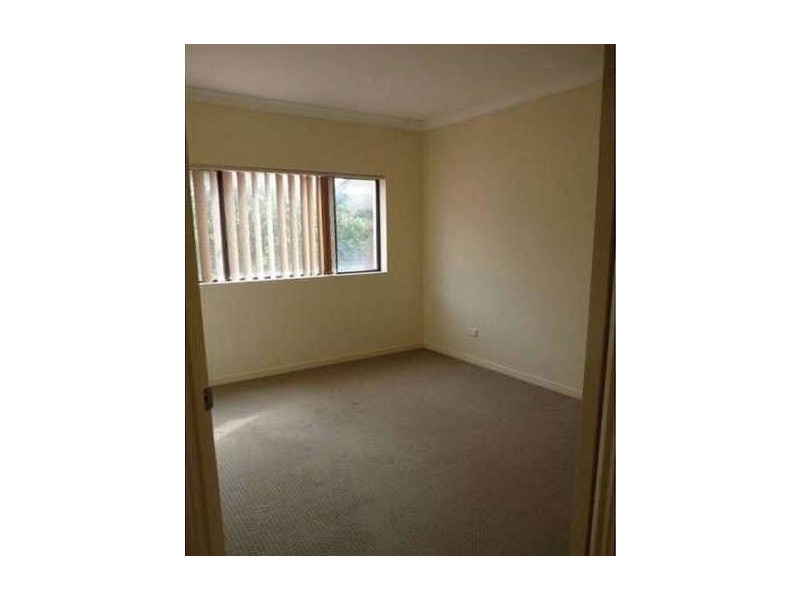3/2 Henry Street, Redcliffe QLD 4020