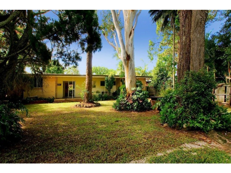 19 Bramble Street, Woody Point QLD 4019