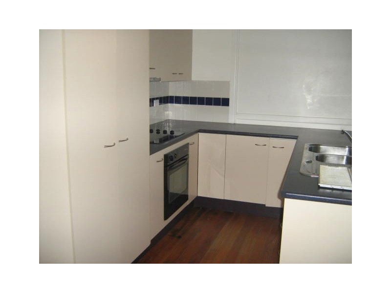 8 Adams Street, Scarborough QLD 4020