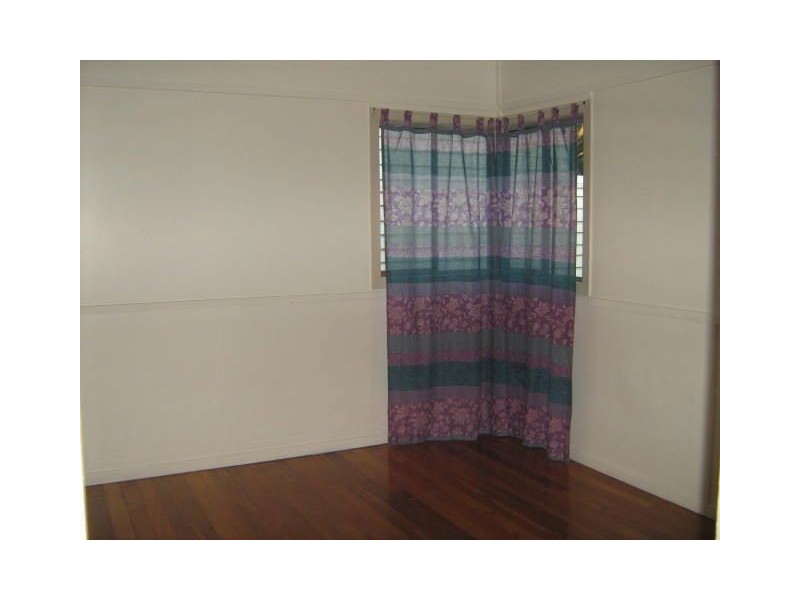 8 Adams Street, Scarborough QLD 4020