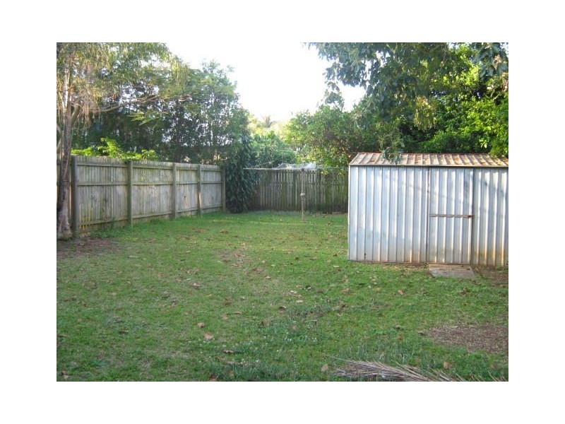 8 Adams Street, Scarborough QLD 4020