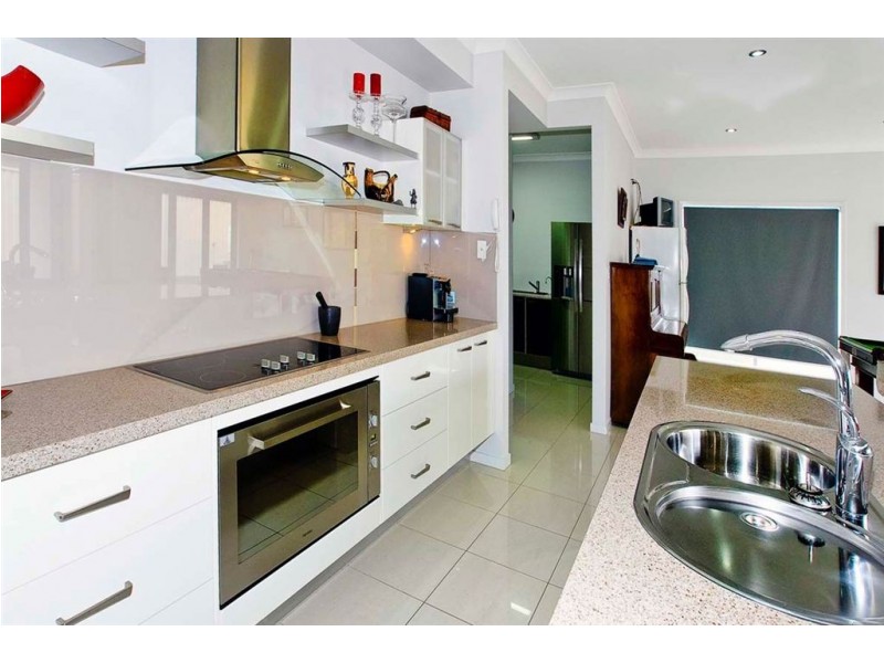 4 Freya Court, Newport QLD 4020
