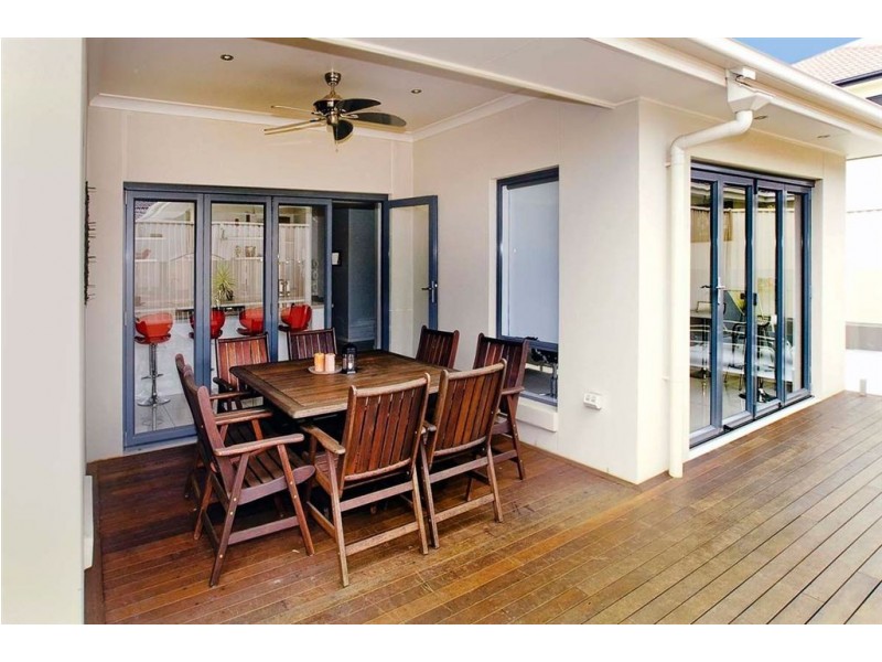 4 Freya Court, Newport QLD 4020