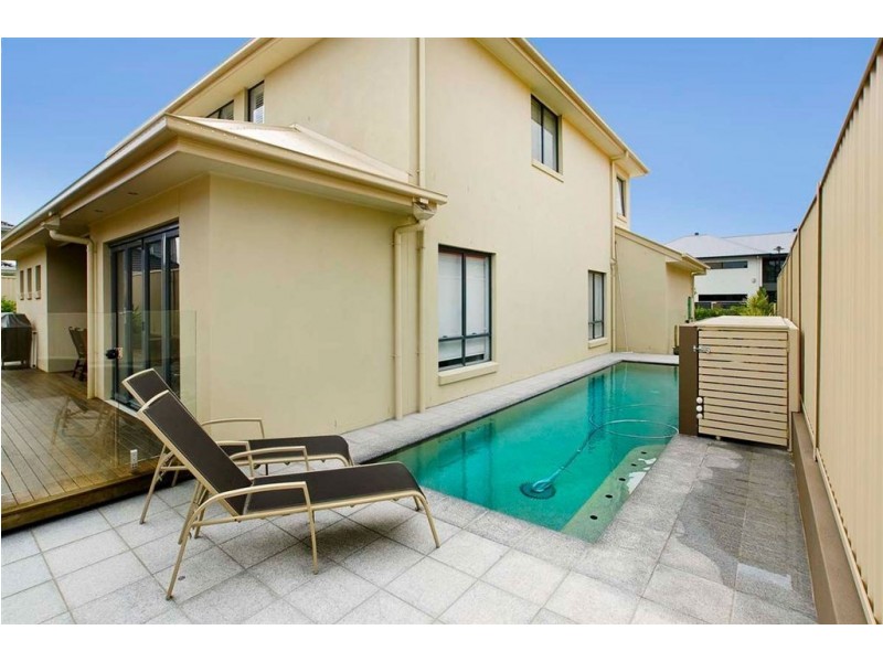 4 Freya Court, Newport QLD 4020