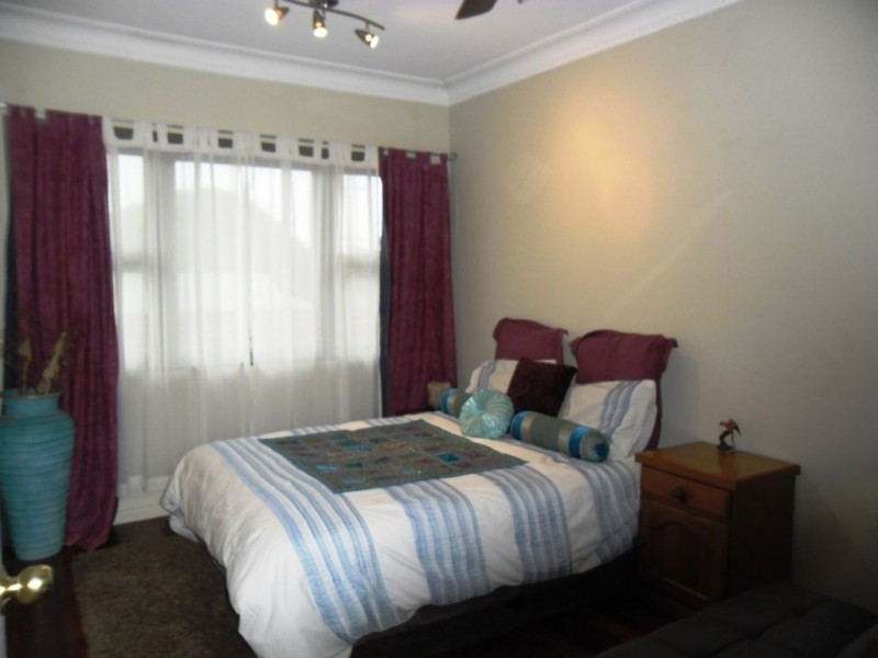 21 Scarborough Road, Redcliffe QLD 4020