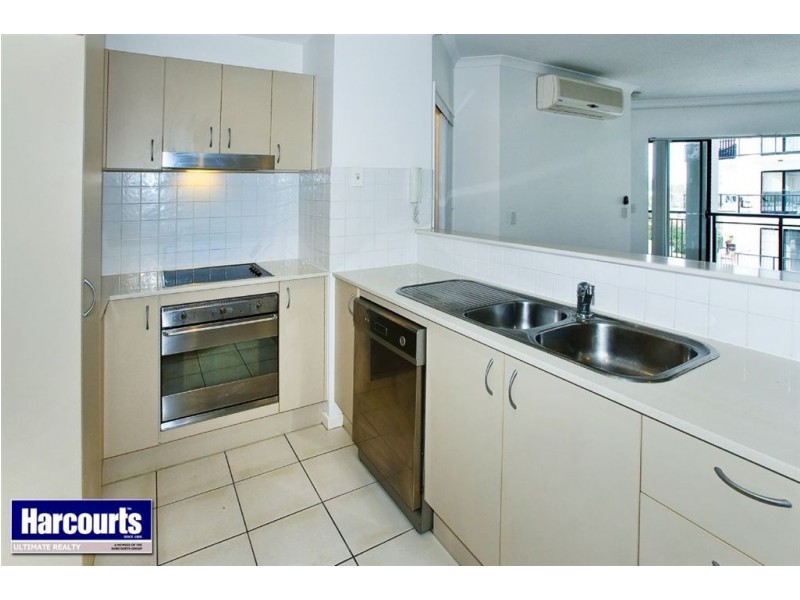 8/5 Rock Street, Scarborough QLD 4020